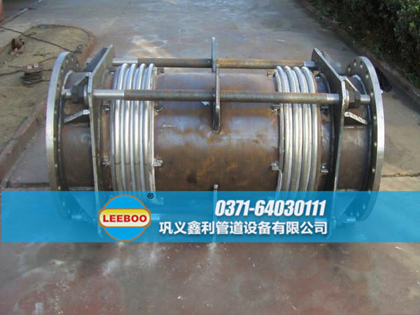 未噴漆的大拉桿橫向波紋<a href=http://m.mostdrawn.com.cn target=_blank class=infotextkey>補(bǔ)償器</a>