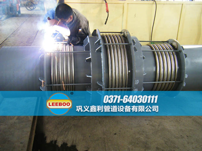 直管壓力平衡<a href=http://m.mostdrawn.com.cn target=_blank class=infotextkey>補償器</a>生產(chǎn)車間