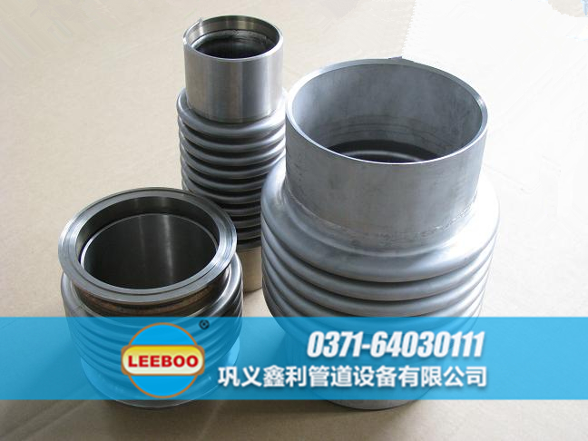 湖南省邵陽市新寧縣溝槽式<a href=http://m.mostdrawn.com.cn target=_blank class=infotextkey>補償器</a> /></p>鑫利管道是專業(yè)開發(fā)、研制和生產(chǎn)波紋<a href=http://m.mostdrawn.com.cn target=_blank class=infotextkey>補償器</a>廠家，該產(chǎn)品具有尺寸準備、結構緊湊、安裝可靠、耐腐蝕、便于安裝、壽命長等優(yōu)點，廣泛應用于航天、發(fā)電、石化和城市供熱等行業(yè)的各類管道和設備，并在全國多個工程上得到應用。以其優(yōu)良的品質，深受國內外用戶的贊譽和好評。<br />     鑫利管道生產(chǎn)的湖南省邵陽市新寧縣波紋<a href=http://m.mostdrawn.com.cn target=_blank class=infotextkey>補償器</a>由構成其工作主體的波紋管（一種彈性元件）和端管、支架、法蘭、導管等附件組成。主要用在各種管道中，它能夠補償管道的熱位移，機械變形和吸收各種機械振動，起到降低管道變形應力和提高管道使用壽命的作用。波紋<a href=http://m.mostdrawn.com.cn target=_blank class=infotextkey>補償器</a>連接方式分為法蘭連接和焊接兩種。波紋<a href=http://m.mostdrawn.com.cn target=_blank class=infotextkey>補償器</a>屬于一種補償元件，利用其工作主體波紋管的有效伸縮變形，以吸收管線、導管、容器等由熱脹冷縮等原因而產(chǎn)生的尺寸變化，或補償管線、導管、容器等的軸向、橫向和角向位移。也可用于降噪減振。在現(xiàn)代工業(yè)中用途廣泛。<br />     波紋<a href=http://m.mostdrawn.com.cn target=_blank class=infotextkey>補償器</a>的可靠性是由設計、制造、安裝及運行管理等多個環(huán)節(jié)構成的。可靠性也應該從這幾個方面進行考慮。材料選擇對用于供熱管網(wǎng)的波紋<a href=http://m.mostdrawn.com.cn target=_blank class=infotextkey>補償器</a>選材，除應考慮工作介質、工作溫度和外部環(huán)境外，還應考慮應力腐蝕的可能性、水處理劑和管道清洗劑對材料的影響等，并在此基礎上結合波紋<a href=http://m.mostdrawn.com.cn target=_blank class=infotextkey>補償器</a>材料的焊接、成型以及材料的性能價格比，優(yōu)選出經(jīng)濟實用的波紋管制作材料。<br />     一般情況下，選用湖南省邵陽市新寧縣波紋<a href=http://m.mostdrawn.com.cn target=_blank class=infotextkey>補償器</a>的材料應滿足下列條件：<br />（1）高彈性極限、抗拉強度和疲勞強度，保證其正常工作。<br />（2）良好的塑性，便于波紋<a href=http://m.mostdrawn.com.cn target=_blank class=infotextkey>補償器</a>加工成形，且能通過隨后的處理工藝（冷作硬化、熱處理等）獲得足夠的硬度和強度。<br />（3）較好的耐腐蝕性能，滿足在不同環(huán)境下工作要求。<br />（4）良好的焊接性能，滿足在制作過程中的焊接工藝要求。<br />    對于地溝敷設的熱力管網(wǎng)，當波紋<a href=http://m.mostdrawn.com.cn target=_blank class=infotextkey>補償器</a>所處管道地勢較低時，雨水或事故性污水會浸泡波紋管，應考慮選用耐蝕性更強的材料，如鐵鎳合金、高鎳合金等。由于此類材料價格較高，在制造波波紋<a href=http://m.mostdrawn.com.cn target=_blank class=infotextkey>補償器</a>時，可以考慮僅在與腐蝕性介質接觸的表面增加一層耐蝕合金。疲勞壽命設計由波紋<a href=http://m.mostdrawn.com.cn target=_blank class=infotextkey>補償器</a>的失效類型及原因分析可以看出，該產(chǎn)品的平面穩(wěn)定性、周向穩(wěn)定性及耐腐蝕性能均與其位移量即疲勞壽命相關。過低的疲勞壽命將會導致其穩(wěn)定性及耐蝕性能下降。<br />    鑫利管道波紋<a href=http://m.mostdrawn.com.cn target=_blank class=infotextkey>補償器</a>設計合理、性能優(yōu)良，在業(yè)界擁有良好的口碑。另外公司長期從事波紋<a href=http://m.mostdrawn.com.cn target=_blank class=infotextkey>補償器</a>批發(fā)與零售，歡迎新老用戶前來選購！國內波紋<a href=http://m.mostdrawn.com.cn target=_blank class=infotextkey>補償器</a>哪家好，鑫利管道是選！<p style=